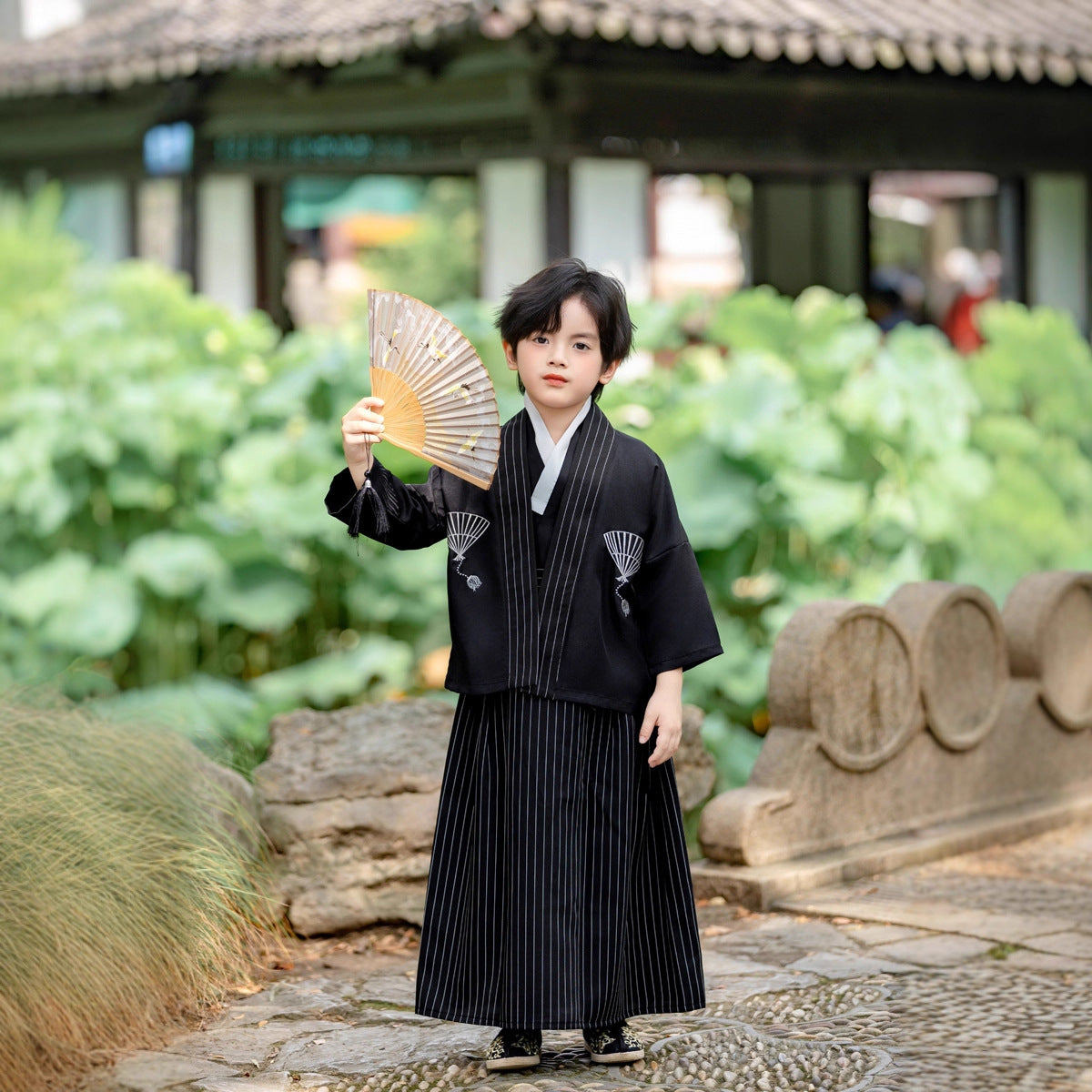 Ensemble kimono jaune de style japonais pour enfants