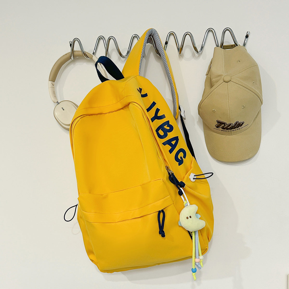 Sac à dos polyvalent occasionnel avec impression de lettre