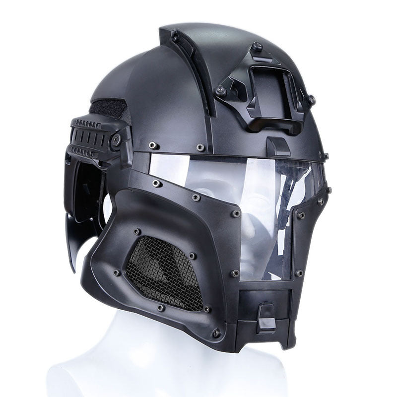 Casque de guerrier de fer médiéval
