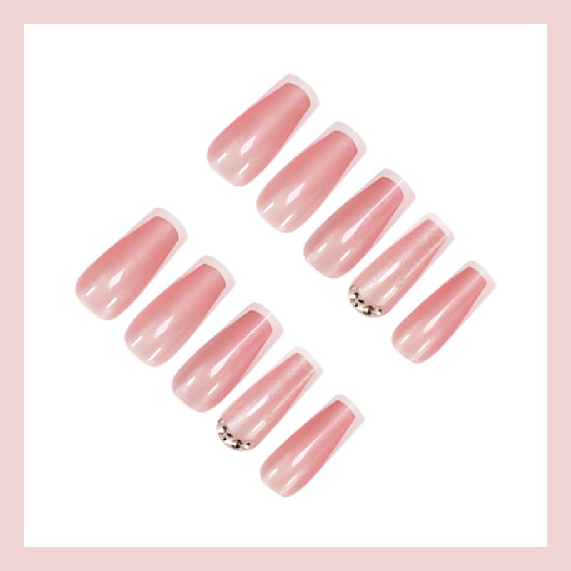 Les ongles de style Instagram Wearable Manucure française Les ongles Wearable avec Strass