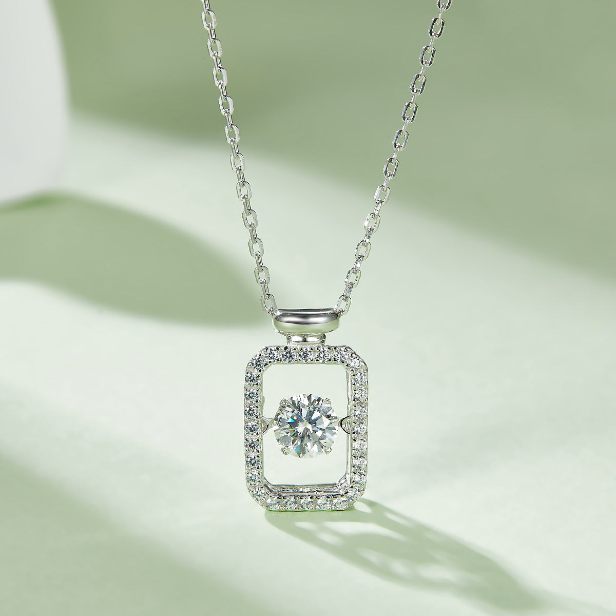 S925 Argent Sterling 0.5ct Rectangle Collier de Moissanite 45cm Plaqué Platine Bord de Pave