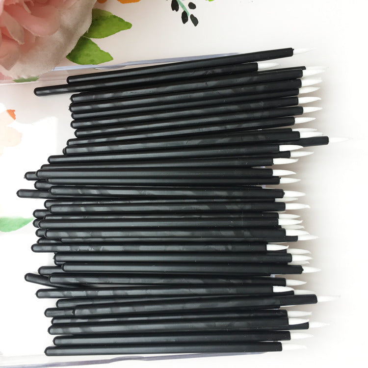 Eyeliner jetable avec un embout en fibre et un applicateur de brosse