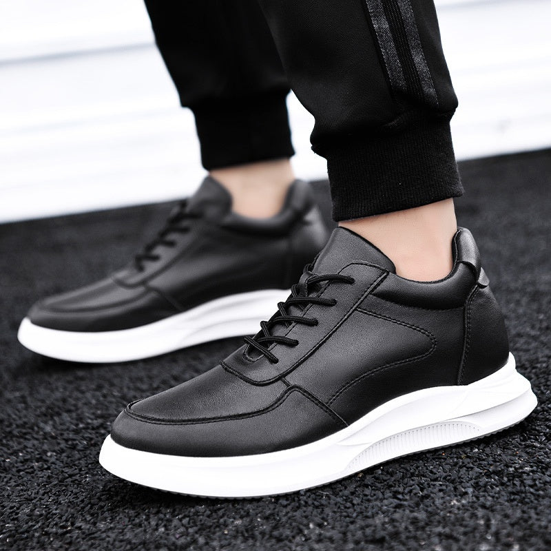 La hauteur invisible des hommes augmente les chaussures de sport décontractées