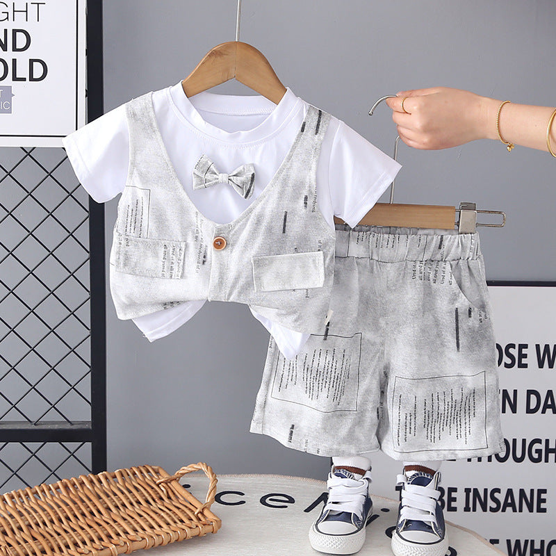 Handsome little boy's suit: jacket and short-sleeved two-piece