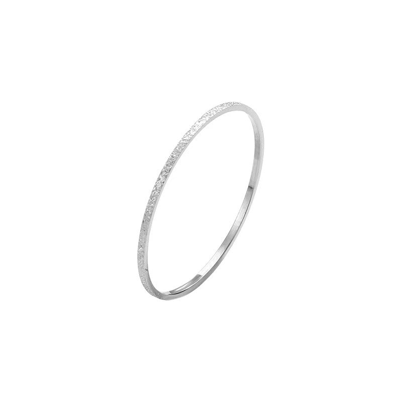 Anneau géométrique mince mat en acier Titanium empilable