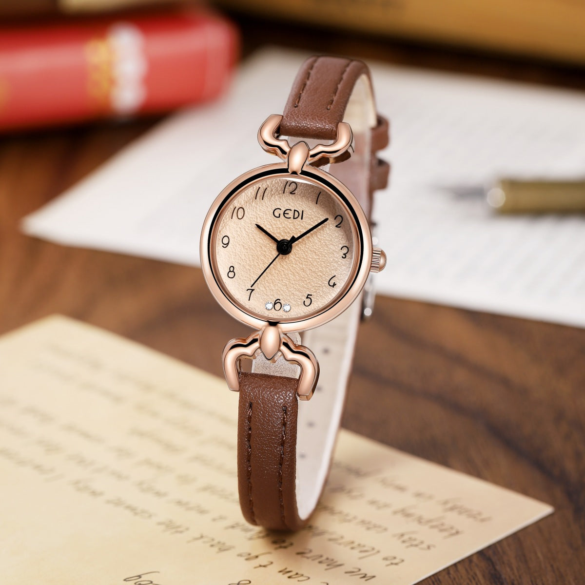 Slim Texturé Petite Cadran Montre femmes Quartz