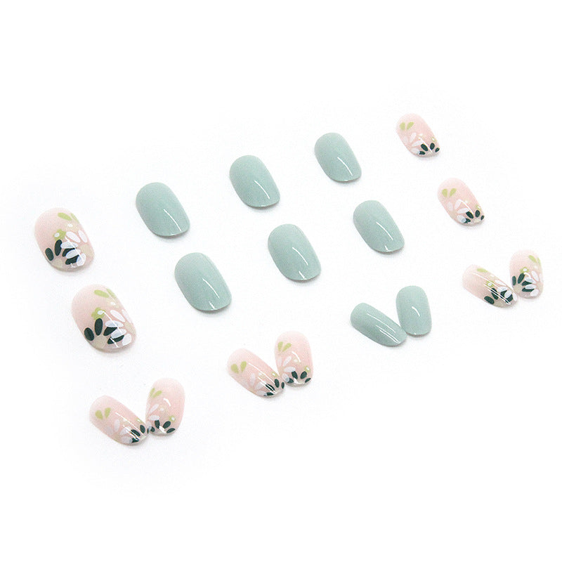 Nails à tête ronde avec de petites fleurs pour les femmes