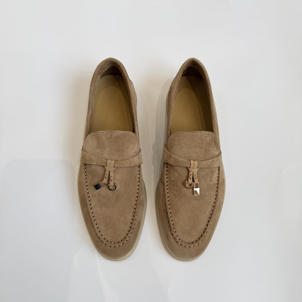 Chaussures en cuir doux à semelle en métal pour hommes
