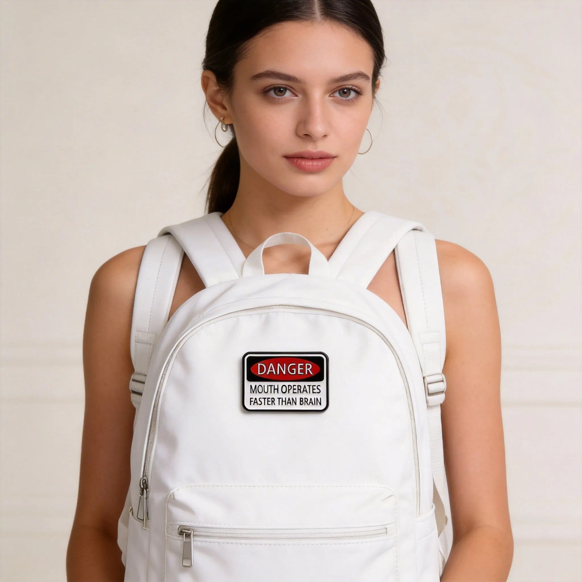 Funny Slogan Avertissement Broche