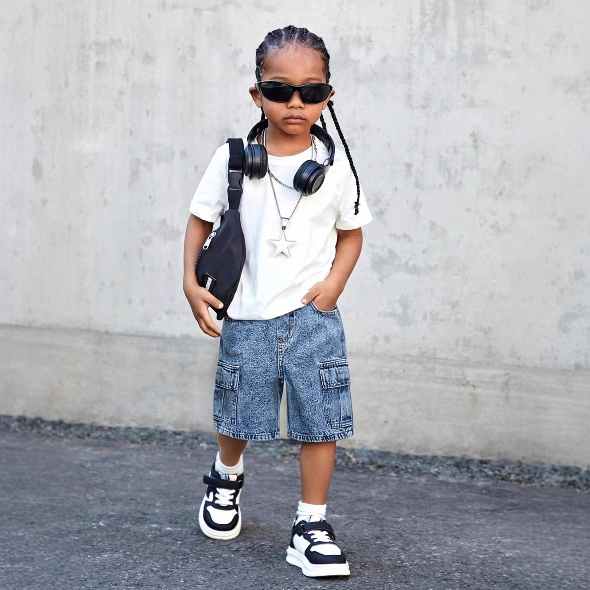 Short pratique en denim lavé multi-poches pour garçons