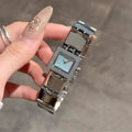 Petite montre carrée légère de luxe Niche mode Minimalis pour les femmes