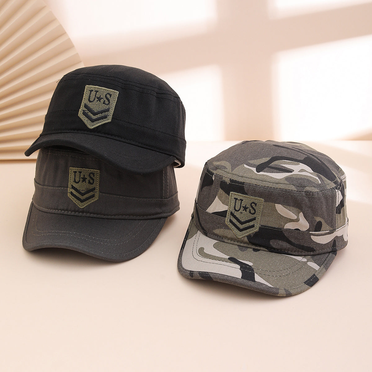 Chapeau de camouflage de mode plat