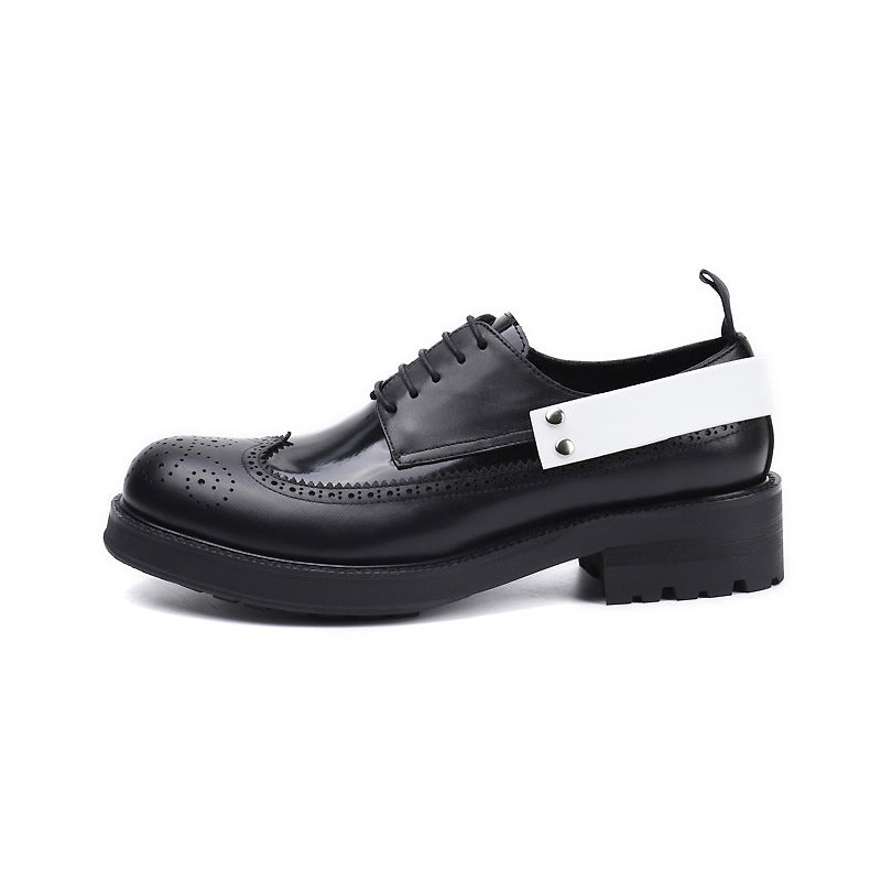 Chaussures en cuir fabriquées à la main avec une semelle épaisse pour plus de hauteur