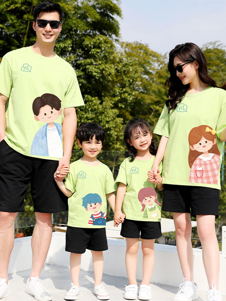 Un T-shirt à manches courtes en coton trois ou quatre