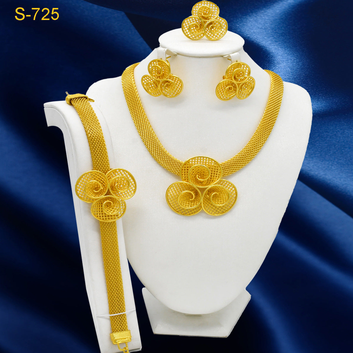 European and American Fashion Collier Boucles d'oreille Bracelet de quatre pièces