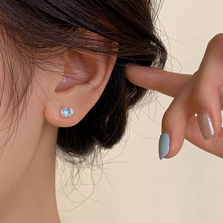 Boucles d'oreilles en forme de coeur en pierre de lune Niche et design pour les femmes
