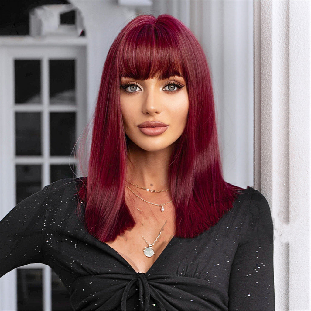 Plant vert cheveux droits avec des bangs
