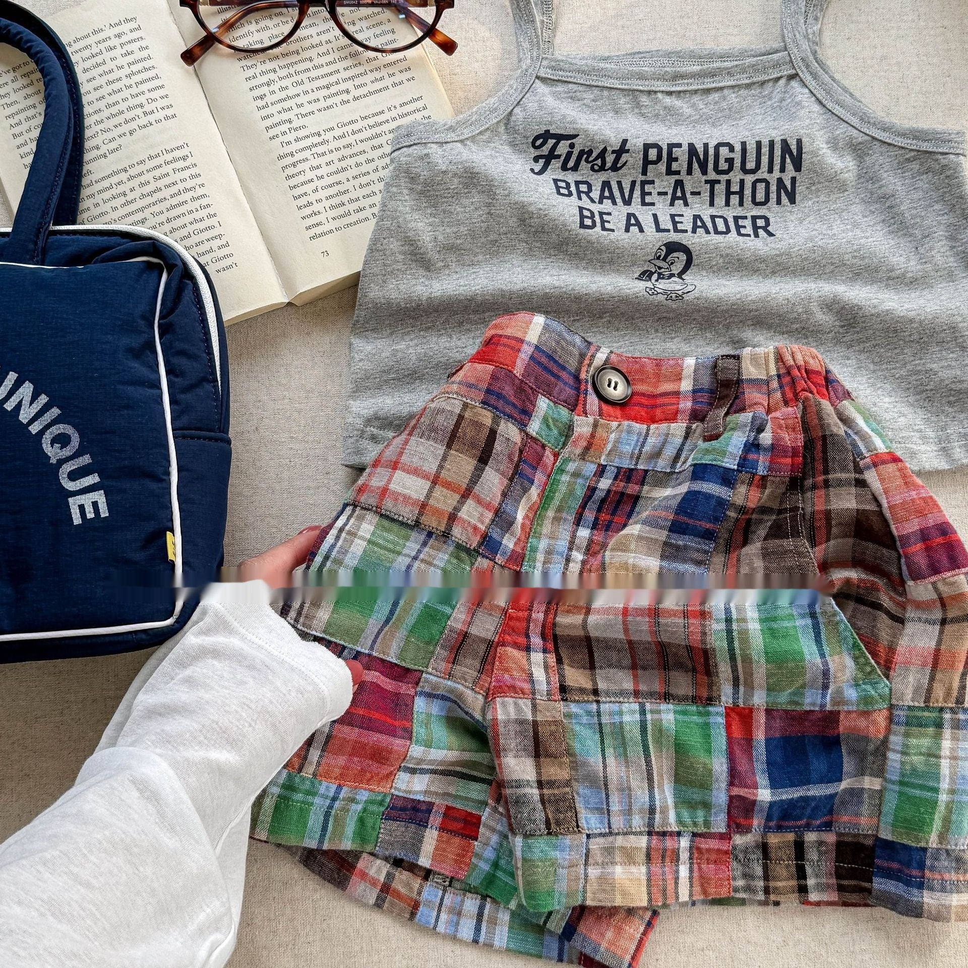 Été porter la mode piquer court garçon et culottes fille