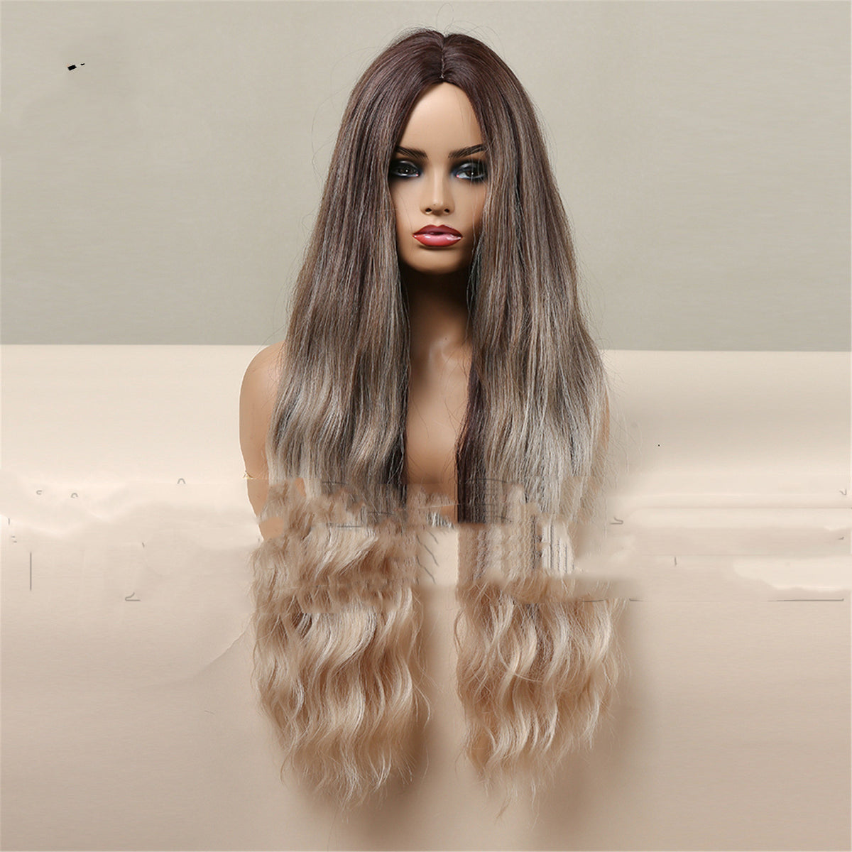Brun moyen Gradient Blonde cheveux bouclés longs femmes