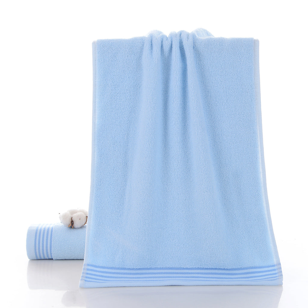 Serviette de coton et lavage du visage