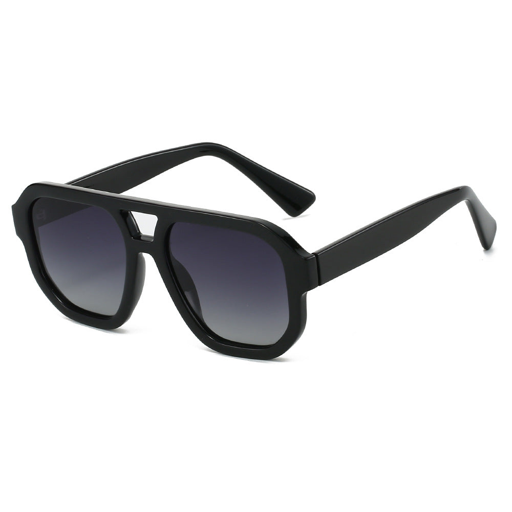 Lunettes de soleil polarisées pour pilotes avec un design double faisceau