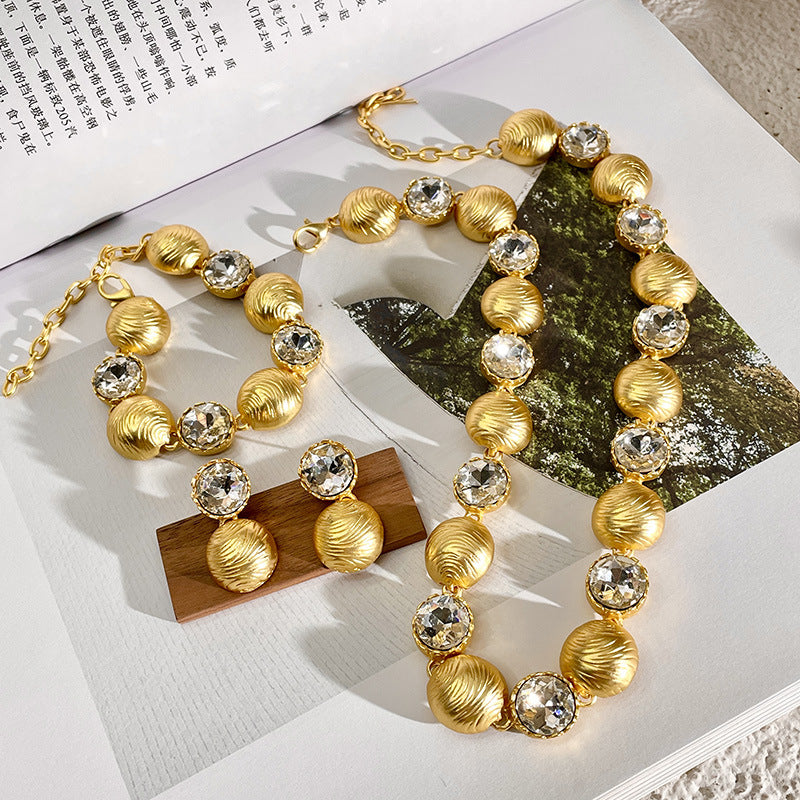 Collier d'or élégant et léger pour femme Chaîne de clavicule d'antique moyen
