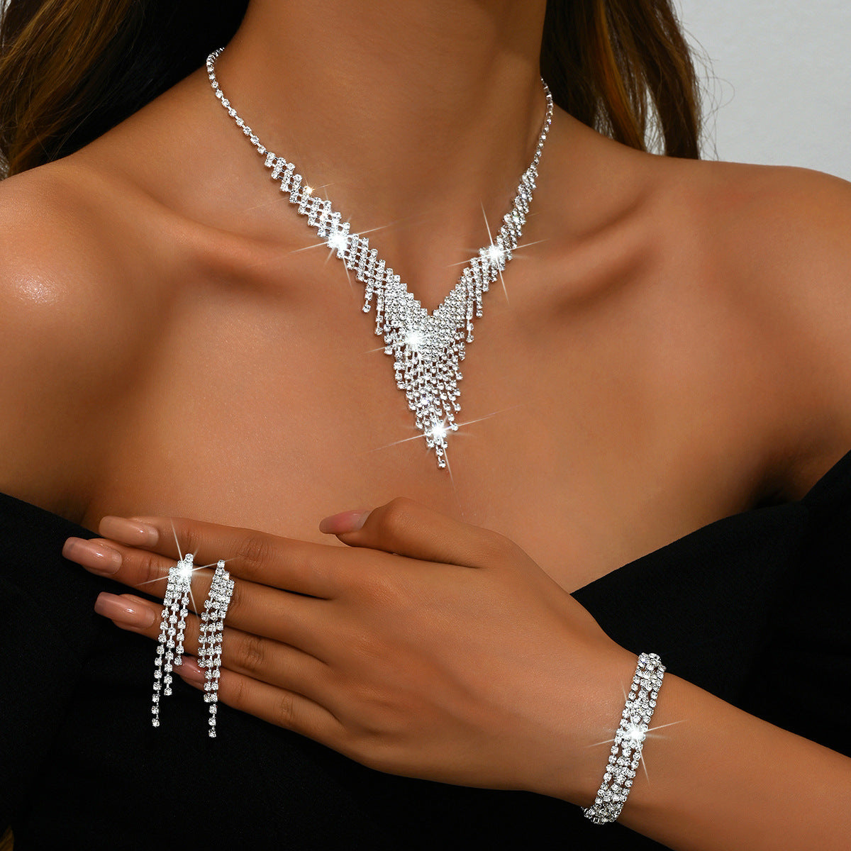 Boucles d'oreilles Super Shiny Full Diamond Claw Chain Tassel Geometric Collier Bracelet Juif mariée