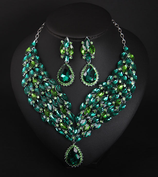 Ensemble de boucles d'oreilles en cristal collier africain