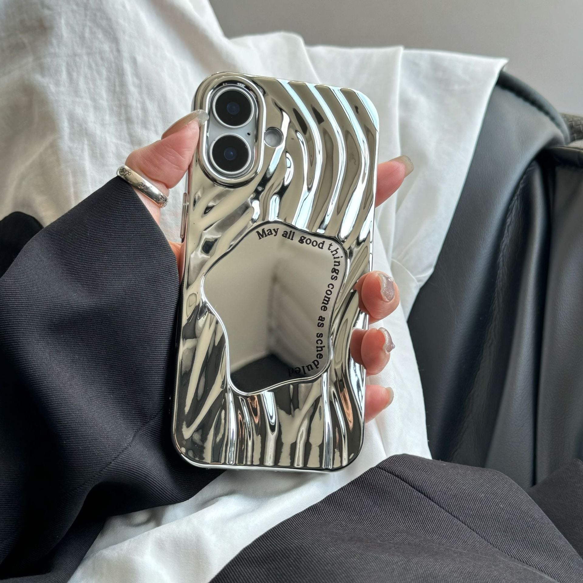 Electroplating Wave Pattern Mirror Phone Case Sens avancé