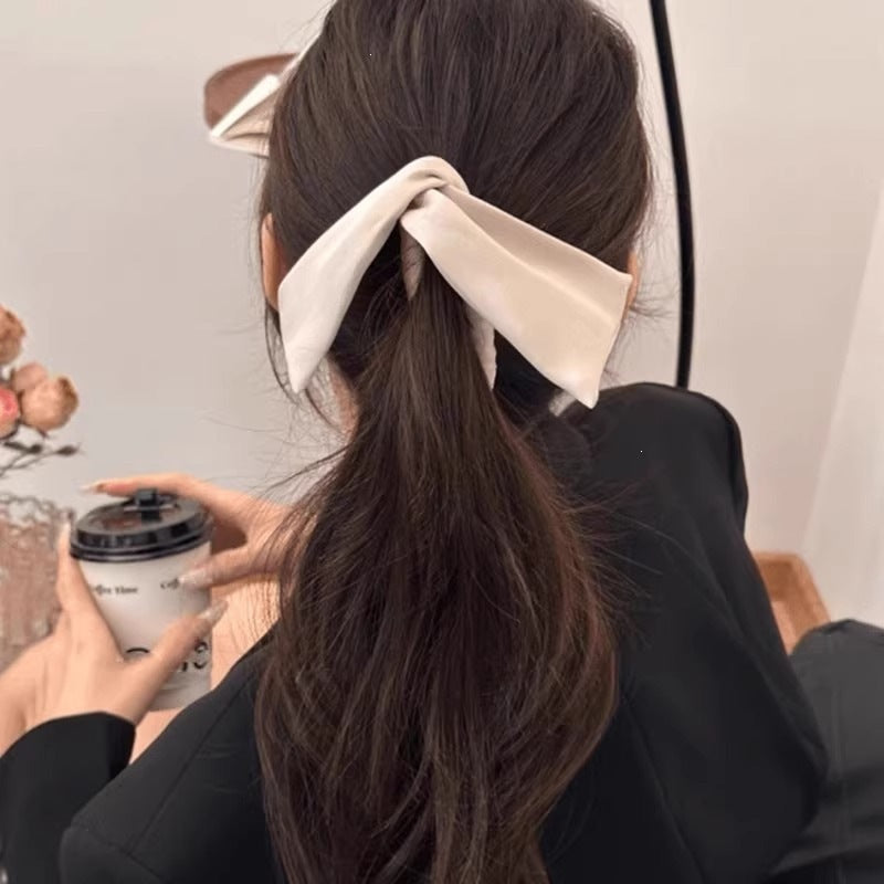 Accessoire pour cheveux en arrière-de-tête