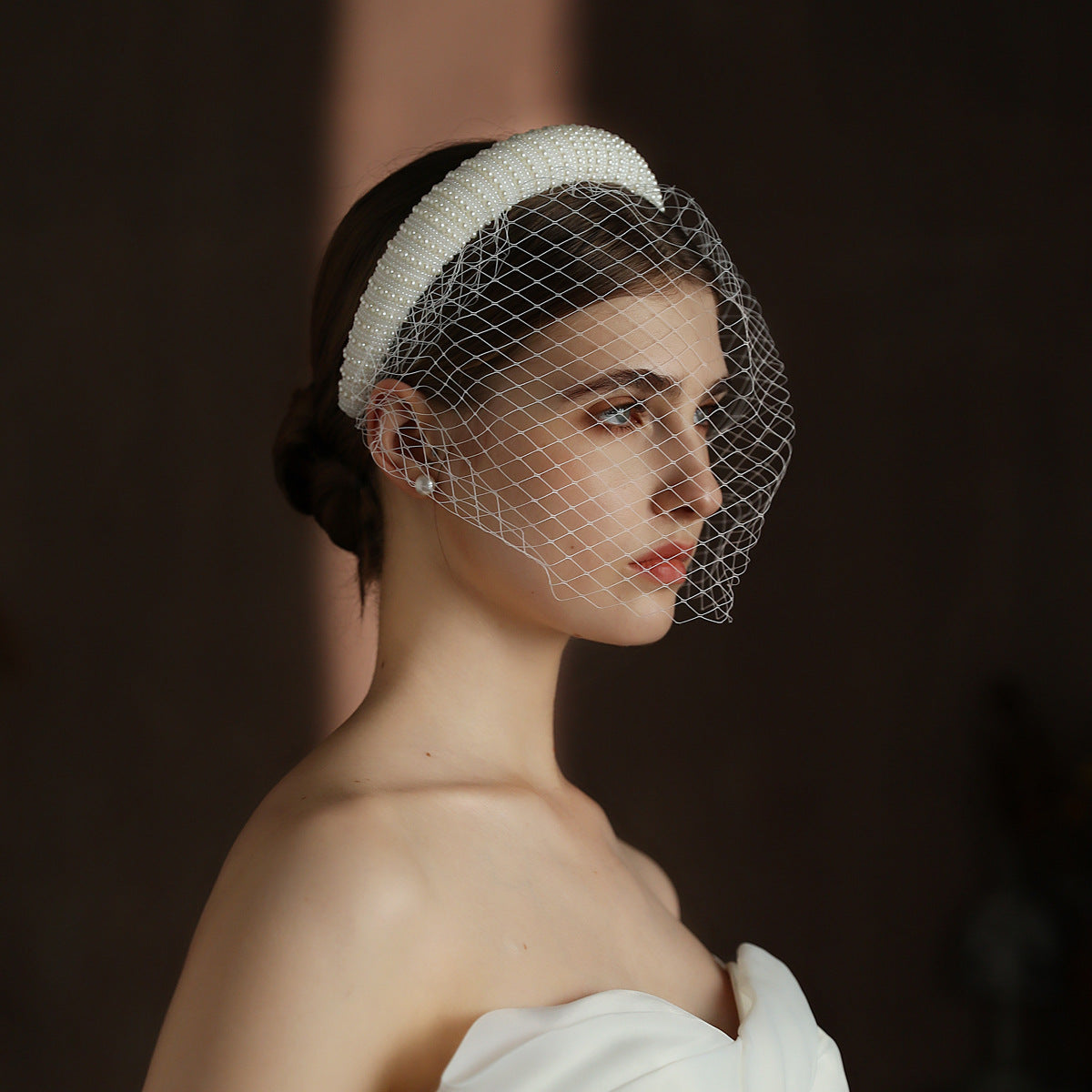 French Hepburn Style Veil de mariée Blanc Vintage Perled Large Meshed Net Mesh Headband