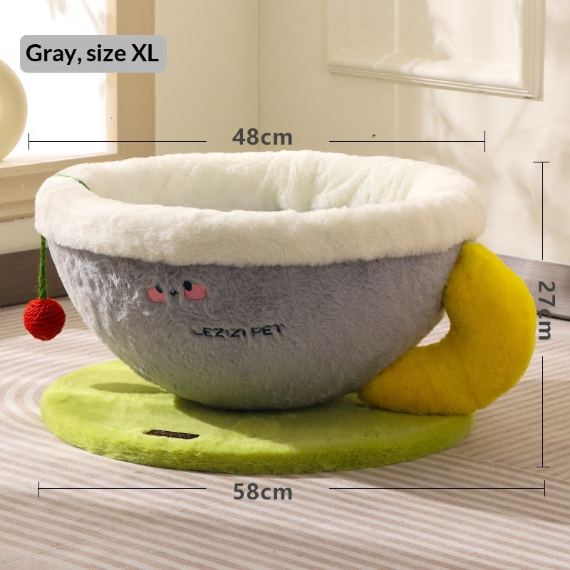Cat scratching post with integrated sisal rope and cat bed