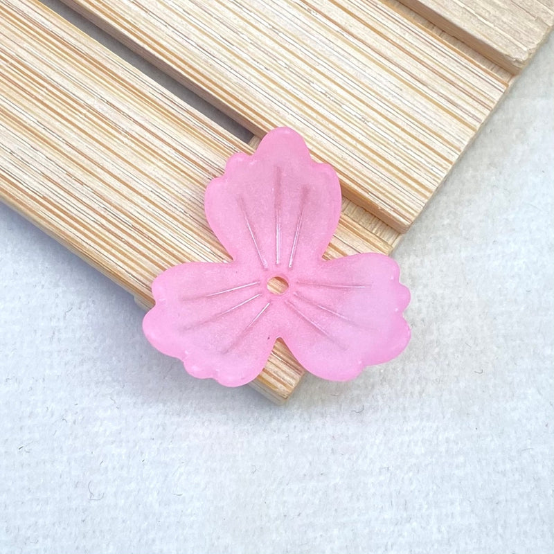 Perles de fleurs acryliques 3-Petal givrées