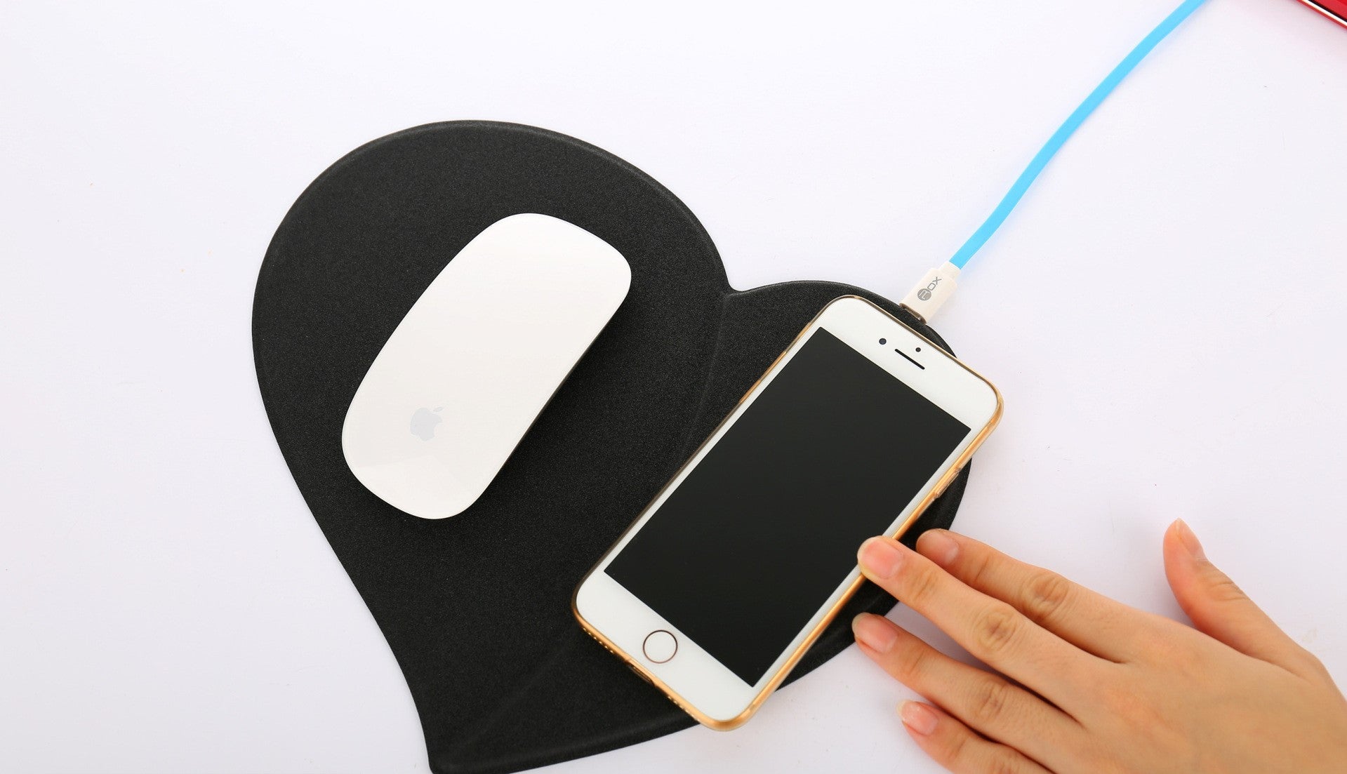 Pad souris sans fil charge rapide en forme de coeur