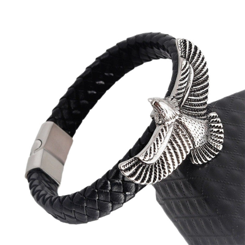 Stylish and elegant eagle-shaped leather bracelet