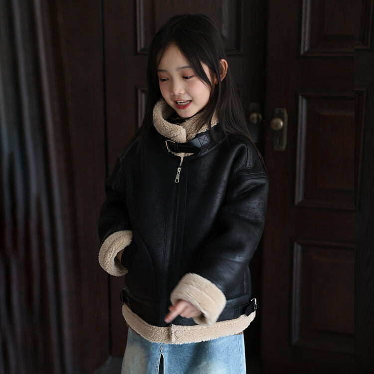 Manteau doublé de suède avec fourrure intégrée pour une chaleur et une épaisseur supplémentaires