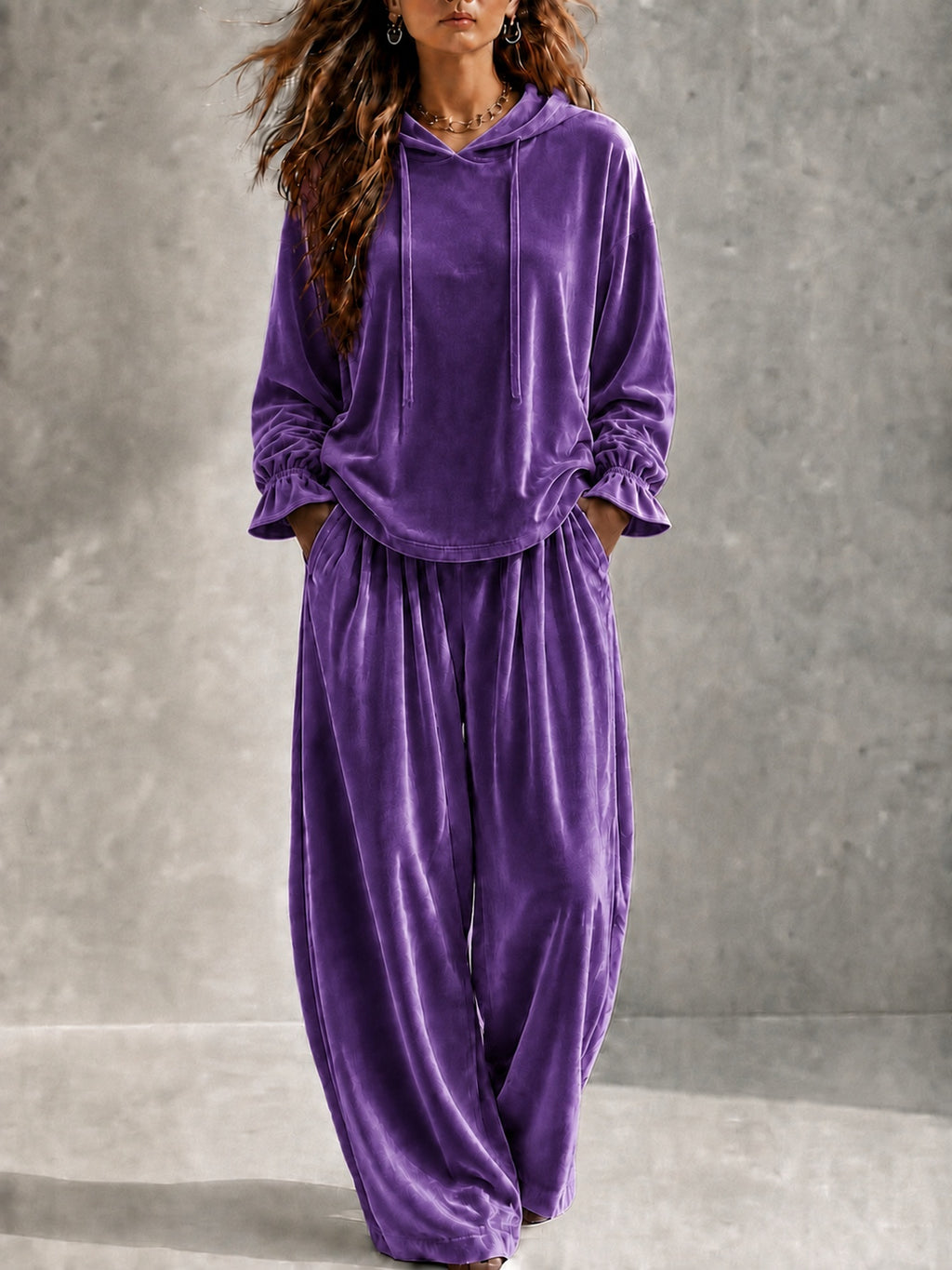 Pantalons longs à large jambe doux et lisse pour les femmes dans un ensemble en deux parties
