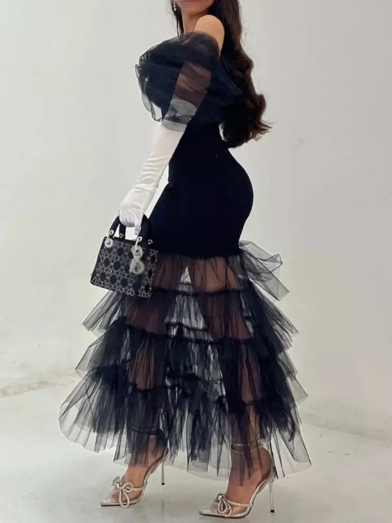 Robe longue avec lambris en mesh et un style de soirée sans sangle