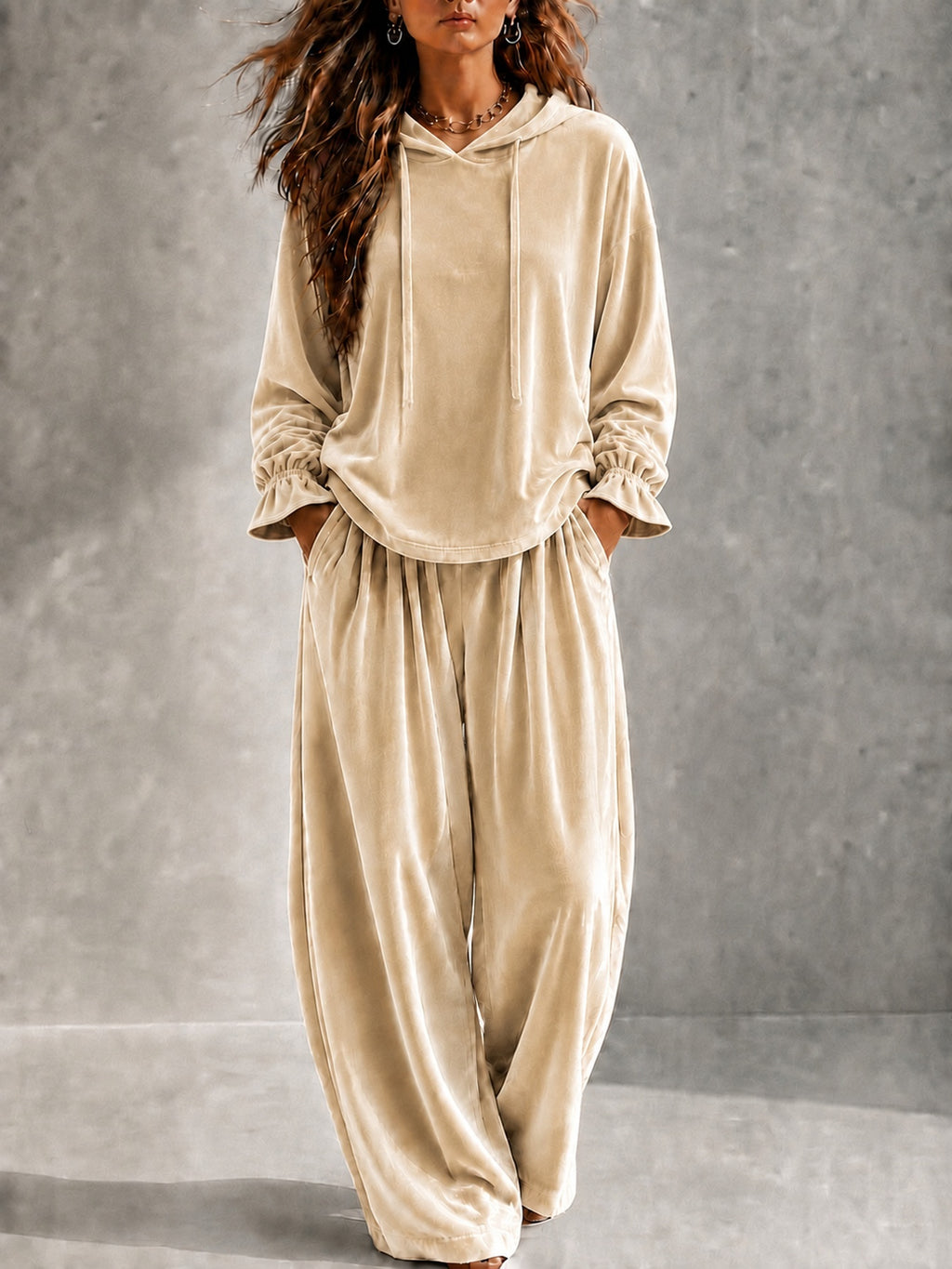 Pantalons longs à large jambe doux et lisse pour les femmes dans un ensemble en deux parties