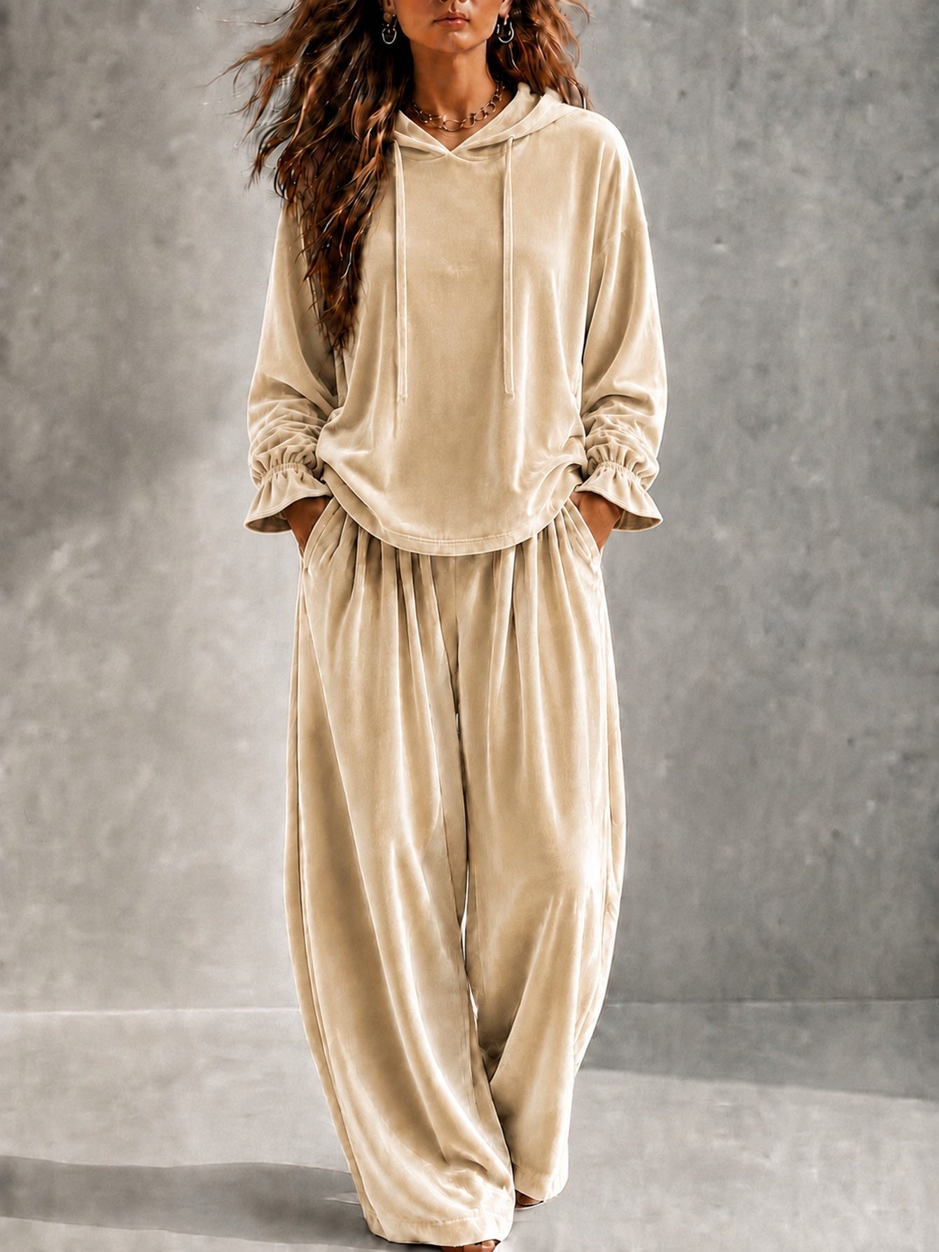 Pantalons longs à large jambe doux et lisse pour les femmes dans un ensemble en deux parties