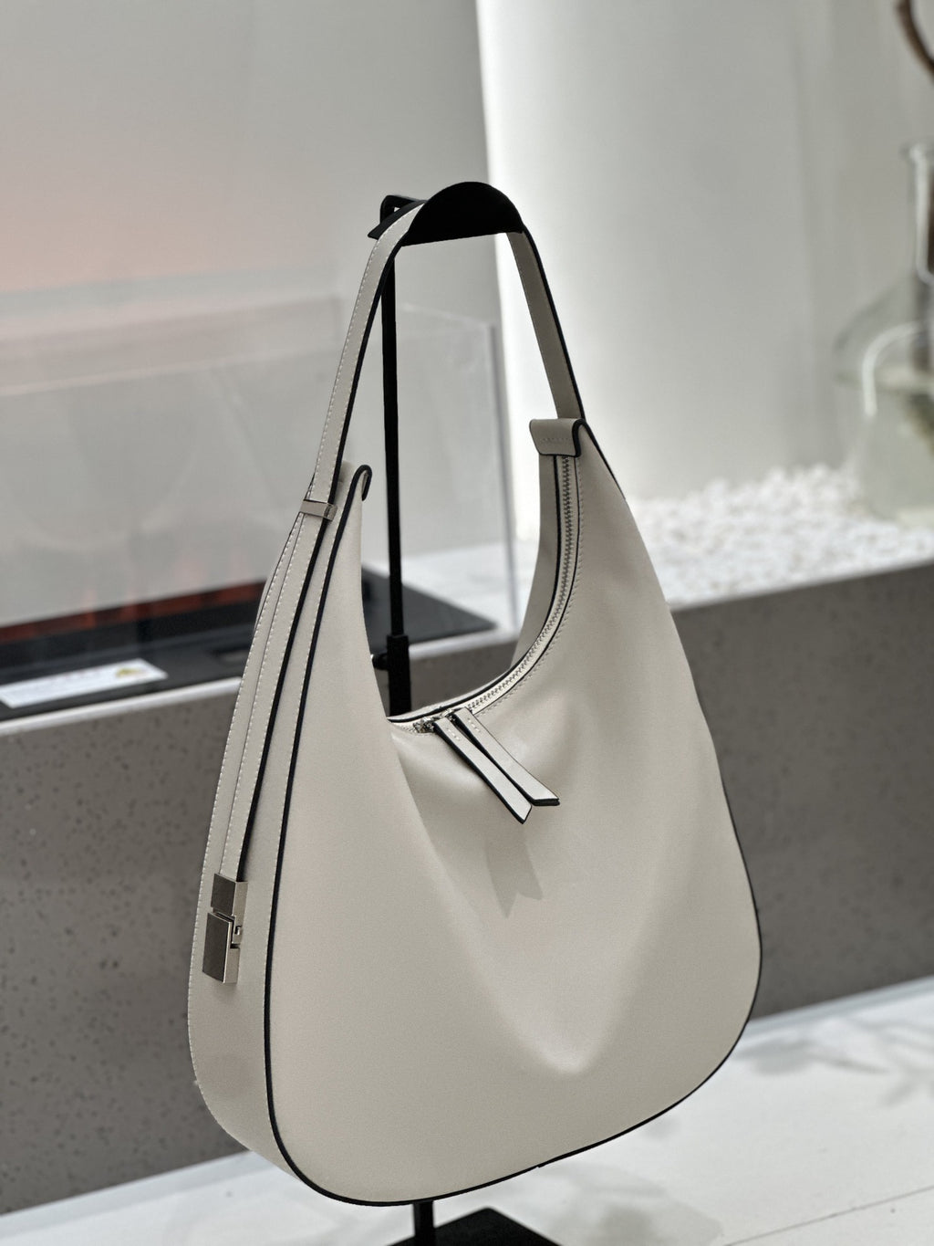Véritable sac à bandoulière en cuir véritable pour femmes Cowhide HOBO Sac à main simple polyvalent Buc