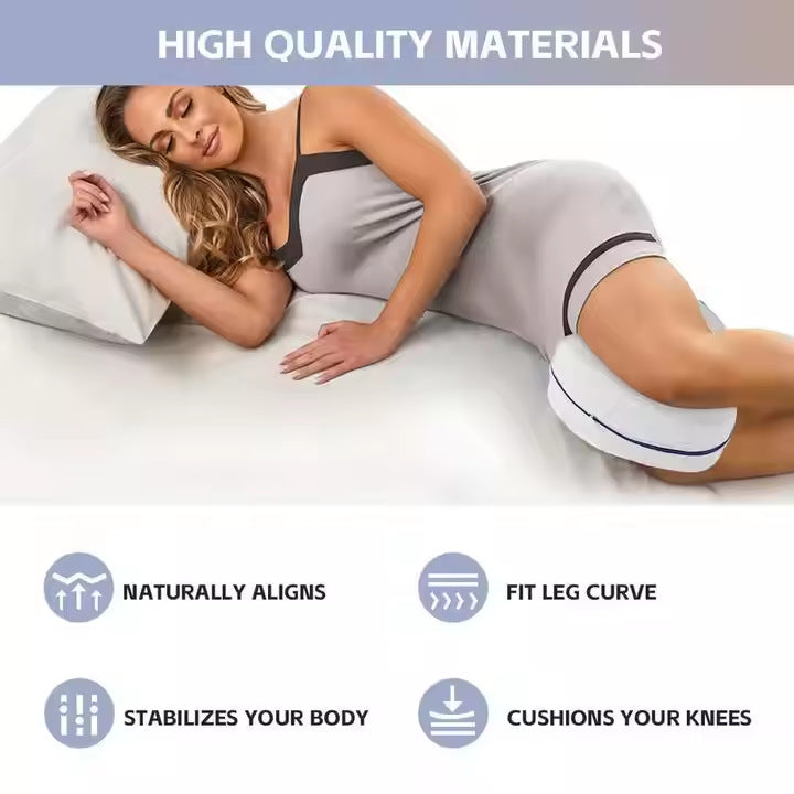Coeur façonné pour dormir dans le lit un oreiller de jambe