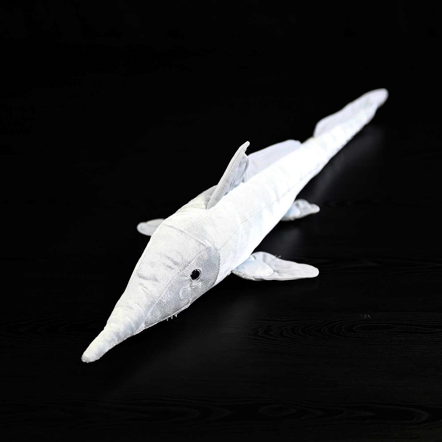 Jouet d'origine en peluche de requin argenté à long nez