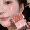 Les groupes de filles K-pop Dewy Blush crème avec une texture veloutée