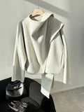 Manteau de laine courte pour femmes avec un collier écharpe