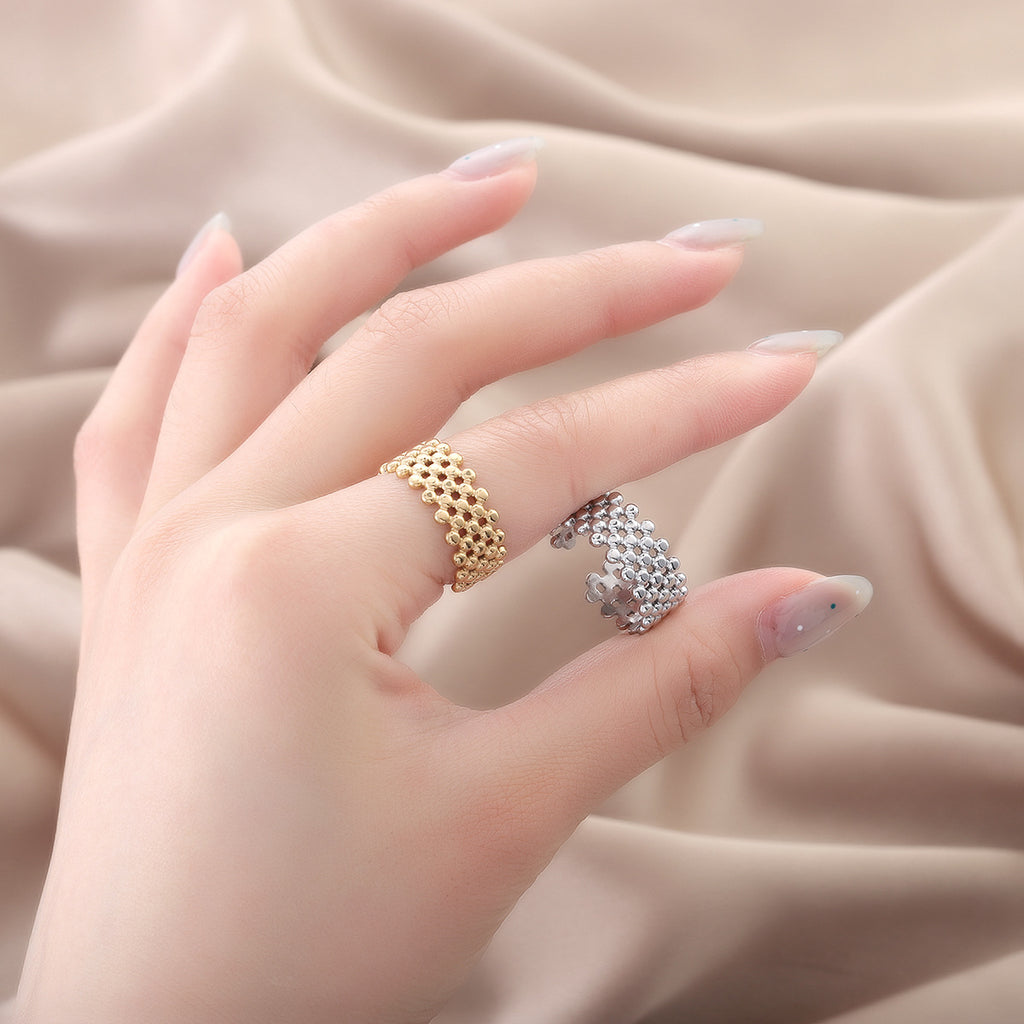 European And American Light Luxury Retro Titanium Steel Ring Gold Collection Niche Design