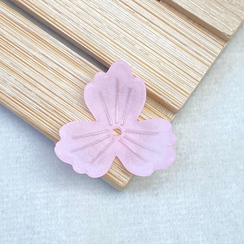 Perles de fleurs acryliques 3-Petal givrées
