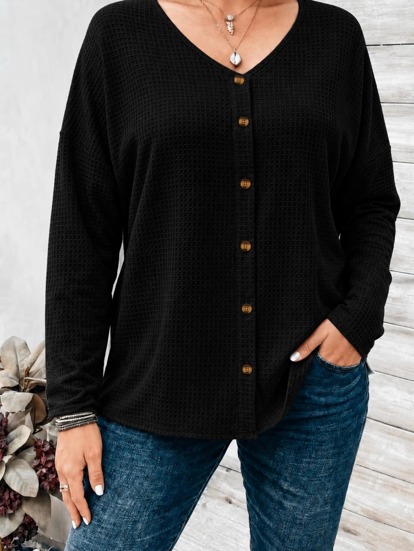 Blouse féminine avec épaules longues
