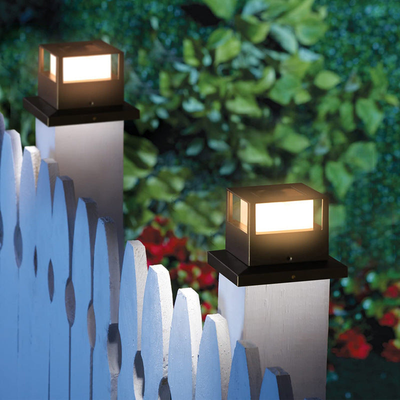 Lampe solaire extérieure Pilier Accueil Cour