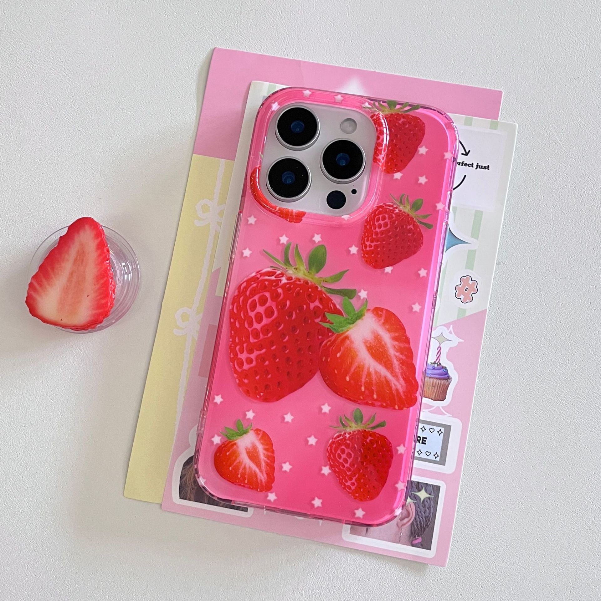Étui téléphonique à fraise brillant de taille moyenne, double couche